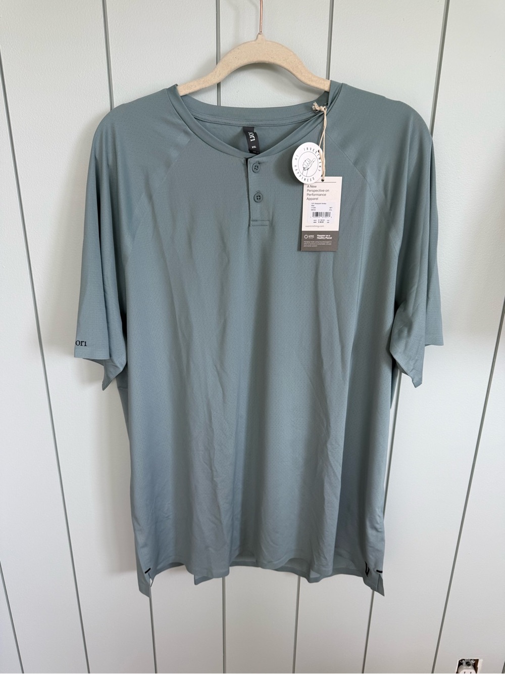 New Vuori Men’s Short Sleeve Breathable Henley Shirt in Mist Size 2XL